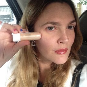Drew Barrymore benutzt Flowerbeauty auch privat Drew Barrymore benutzt Flowerbeauty auch privat