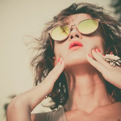Strahlender Sommer-Teint: Dieser günstige Bronzer sorgt für den perfekten Look