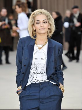 Rita Ora mit T-Shirt Rita Ora mit T-Shirt