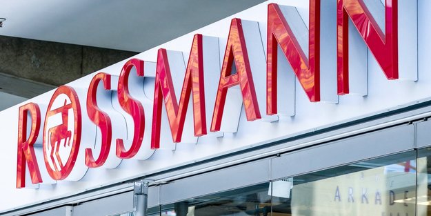 Edle Akzente für Zuhause: Die Akku-Tischleuchte von Rossmann begeistert in Hellgrün