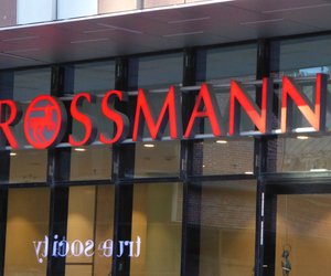 Für die kalte Jahreszeit: Dieser bequeme Bademantel von Rossmann hält dich schön warm