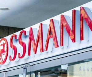 Günstig und schön: So zauberst du mit dem 3 Euro Bronzer von Rossmann einen strahlenden Herbst-Look