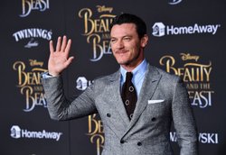 Die Schöne und das Biest 2017 Luke Evans Die Schöne und das Biest 2017 Luke Evans