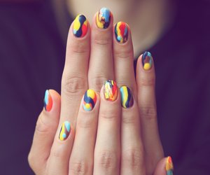 Watercolor Nails: So gelingt dir der frühlingshafte Nagel-Trend!