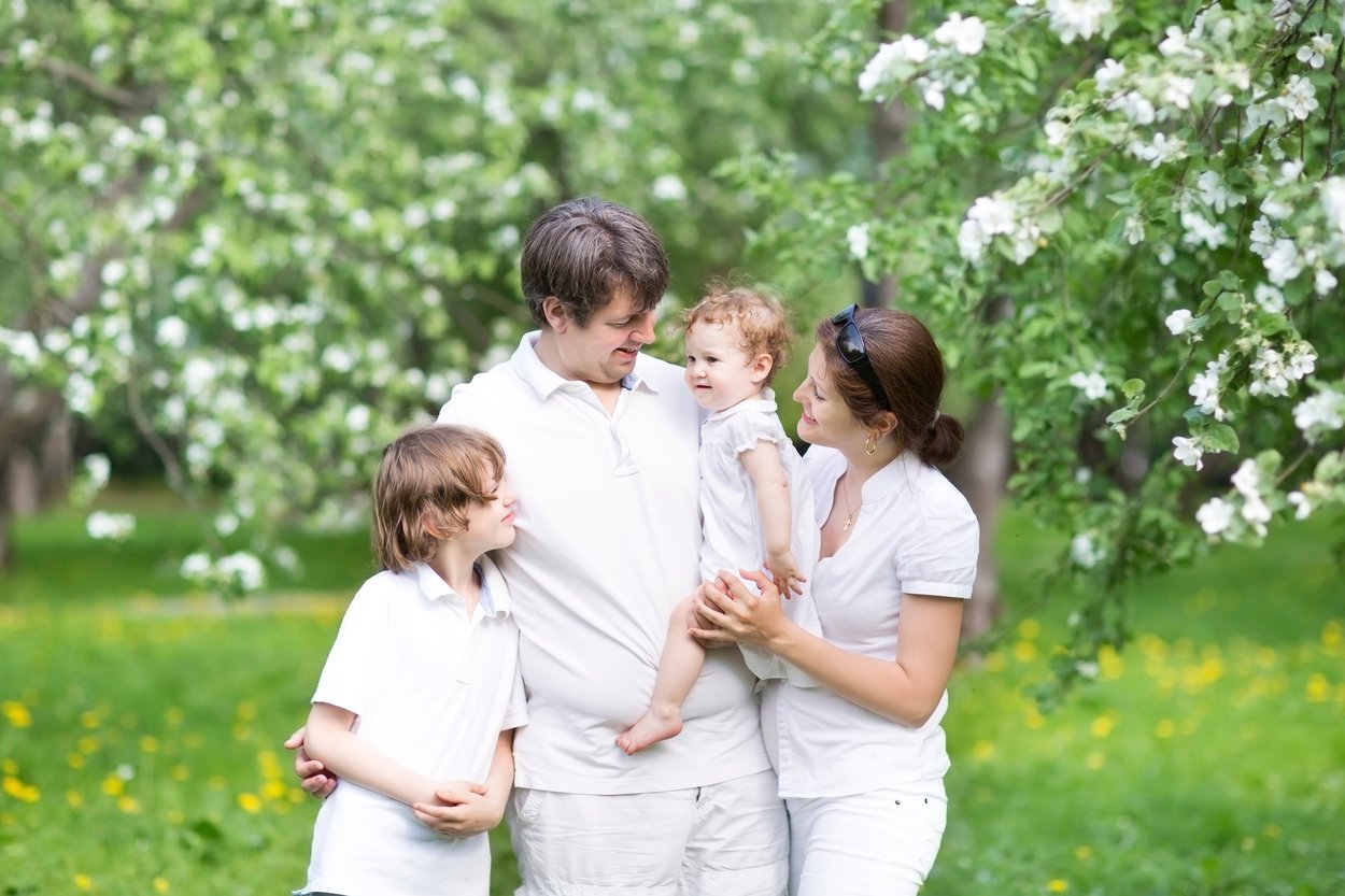 Eltern, die nicht religiös sind, entscheiden sich gern für die freie Baby Taufe. Eltern, die nicht religiös sind, entscheiden sich gern für die freie Baby Taufe.