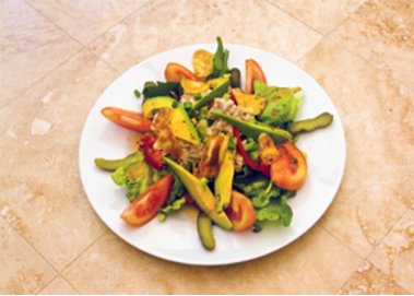 Rucola-Salat mit Mango und Hähnchen Rucola-Salat mit Mango und Hähnchen