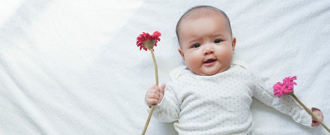 17 beliebte Namen für Babys mit der Bedeutung „Schönheit“