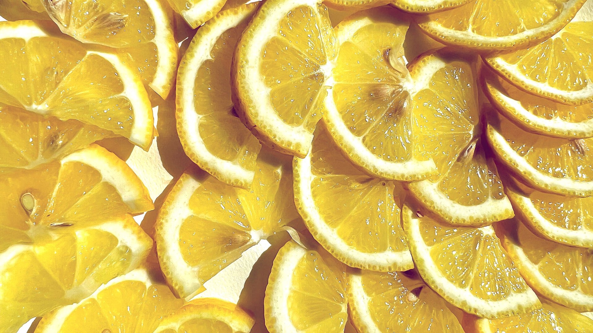 Lemon-Yellow-Nails-Mit-diesen-juicy-N-geln-genie-en-wir-den-Sp-tsommer