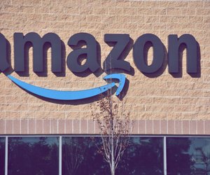 Lass dein Zuhause funkeln: Festlicher Zauber mit der Amazon‑Weihnachtskugel