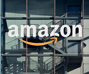 Diese Solarlampions im 2er-Set von Amazon bringen wunderschöne Lichterspiele in den Garten