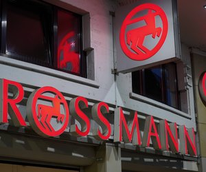 Dieses 8 Euro Nackenkissen von Rossmann schnappen sich alle für den Sommerurlaub