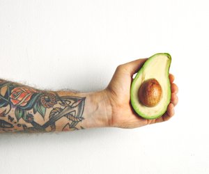 Avocado-Tattoo: Das Millennial-Motiv als Körperbild