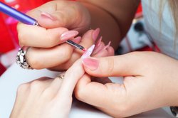 Stiletto Nails modelieren lassen Stiletto Nails modelieren lassen