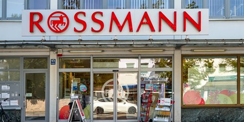 Für den Glow: Im Herbst brauchst du diesen begehrten Face & Body Luminizer von Rossmann