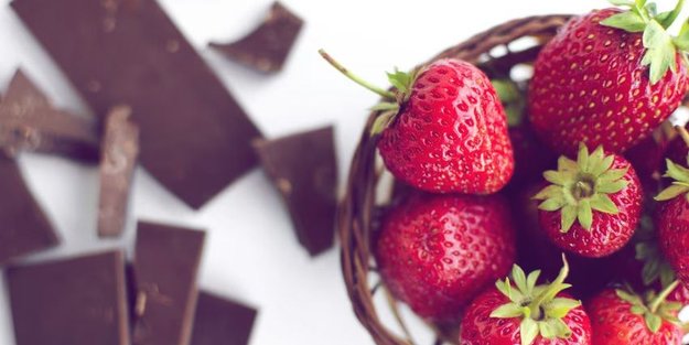 Genialer Blätterteig–Erdbeerkuchen aus dem Eierkarton – Das kann jeder!