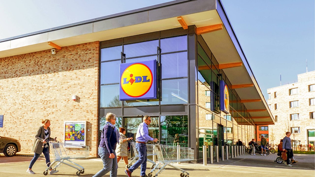 Passend zum Sommerwetter bietet Lidl jetzt einen tollen Outdoor-Sessel an.
