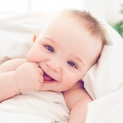 Babynamen 2022: Diese beliebten Vornamen sind im Trend!