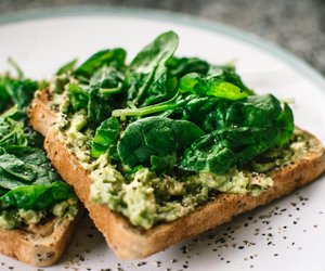 Ernährung bei Eisenmangel: Diese Lebensmittel solltest du essen