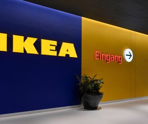 Diese Standleuchte im Designer-Look bekommst du bei Ikea zum Schnäppchenpreis