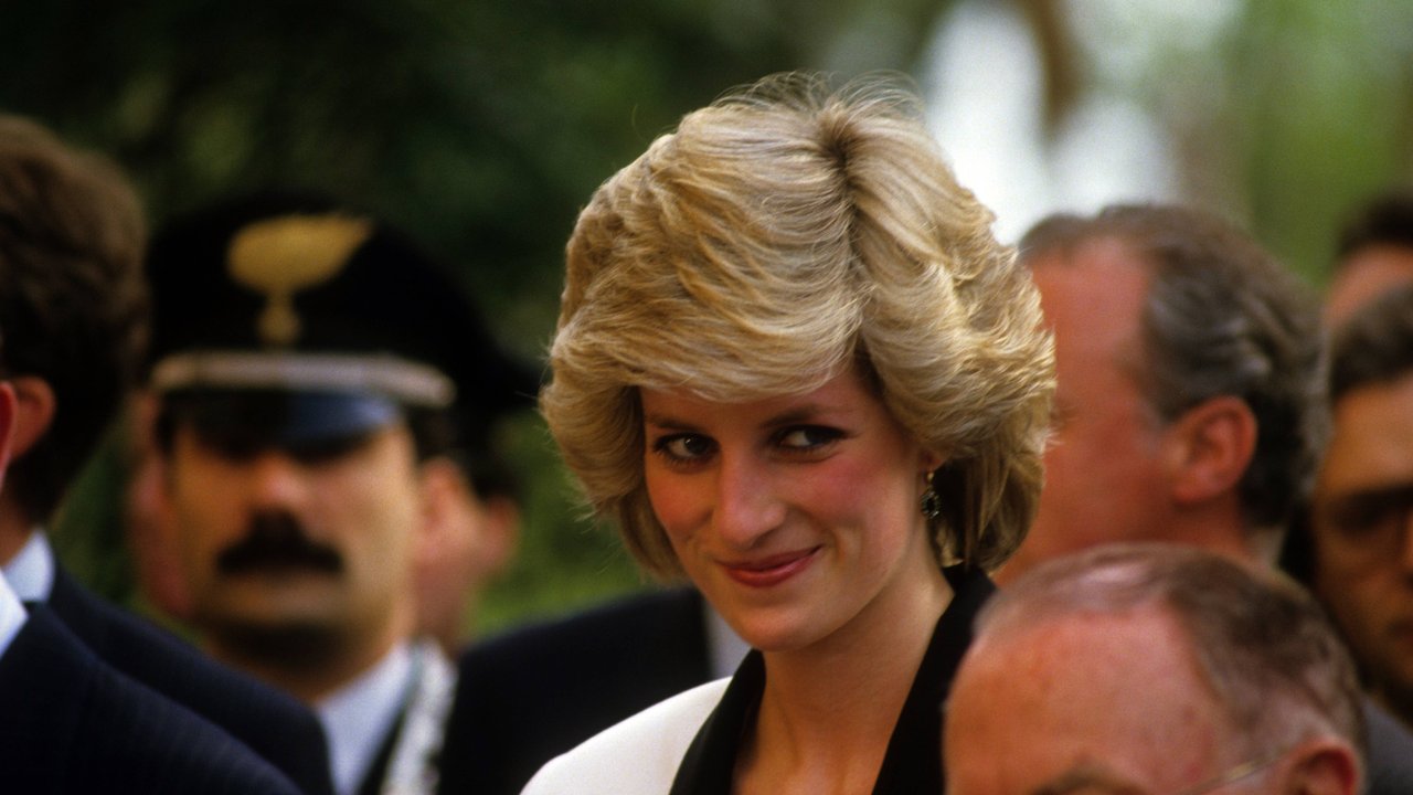 Diana, Princess of Wales, and Prince of Wales,  visit the Children s Hospital in Rome, Italy. Diana wore an outfit by Bruce Oldfield.   Diana in Italy PUBLICATIONxINxGERxSUIxAUTxONLY

Diana Princess of Wales and Prince of Wales Visit The Children S Hospital in Rome Italy Diana  to Outfit by Bruce Oldfield Diana in Italy PUBLICATIONxINxGERxSUIxAUTxONLY