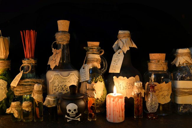 Halloween-Deko-Ideen Giftflaschen
