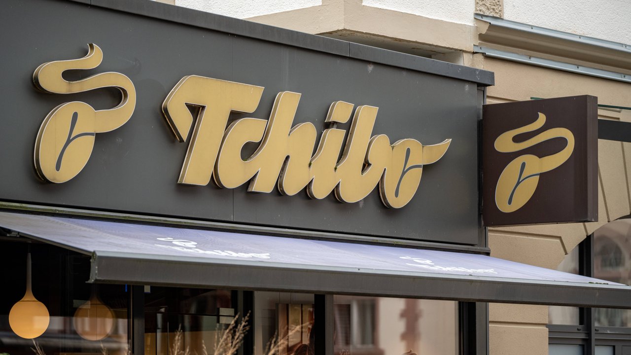 Der Hocker von Tchibo ist super praktisch für verschiedenste Bereiche.