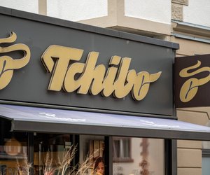 Praktische Auszieh-Funktion: So schnell machst du aus dem Tchibo-Hocker eine Bank