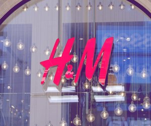 H&M setzt Trend: Diese 7 Kleider mit Schlitz sind die schönsten Trendteile des Sommers