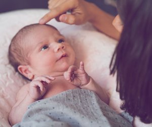Mongolenfleck beim Baby: Schlimm oder harmlos?