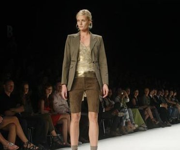 Blacky Dress auf der Fashion Week