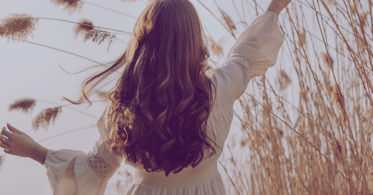 Haare von Schwarz auf Braun färben So einfach gelingt