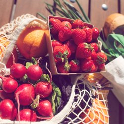 5 regionale Obst- und Gemüsesorten, die im Sommer in deinen Einkaufskorb gehören