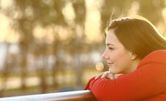 Optimistisches Mädchen Optimistisches Mädchen