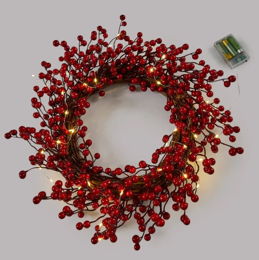 Dekokranz mit Beeren