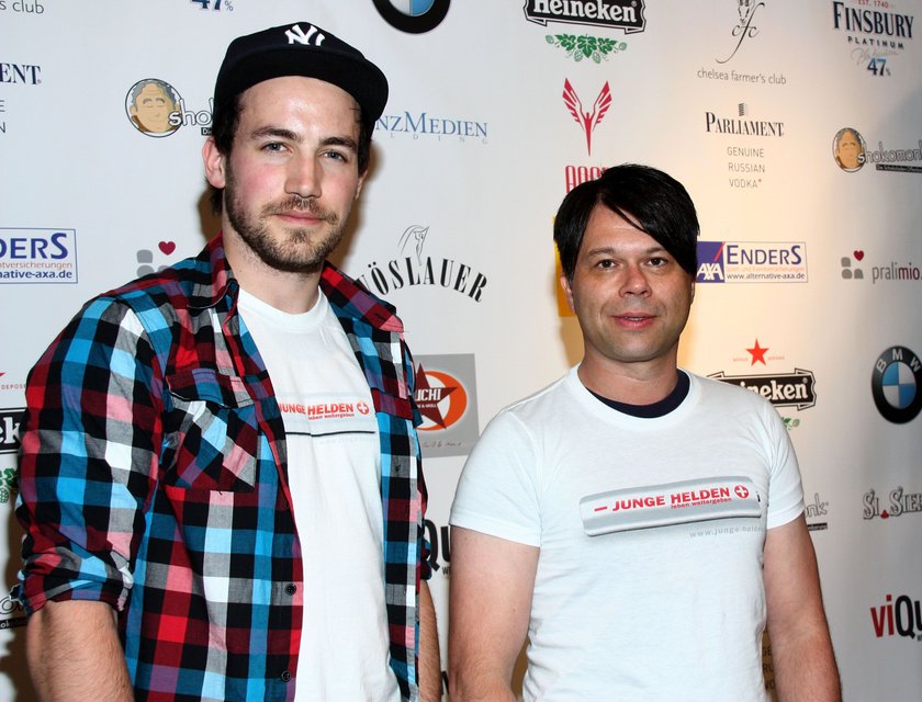 BERLIN - JUNE 20:  MTV presenters Jan Koeppen (L) and Markus Kavka attend the 'A Audiolarium Full Of Heroes' charity event on June 20, 2009 in Berlin, Germany. The event is organised by the non profit organisation "Junge Helden". The goal is to raise the public interest in donating organs.  (Photo by Anita Bugge/Getty Images)