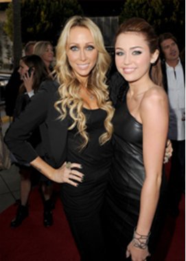 Miley und Tish Cyrus verstehen sich gut Miley und Tish Cyrus verstehen sich gut