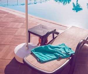 Urlaub: Was es über dich aussagt, wenn du Liegen mit Handtüchern reservierst