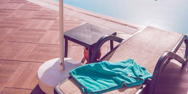 Urlaub: Was es über dich aussagt, wenn du Liegen mit Handtüchern reservierst