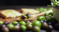 6 Olivenöl-Mythen, die kompletter Unfug sind