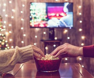 10 Weihnachtsfilm-Klassiker, die jedes Jahr auf deiner Watchlist stehen sollten