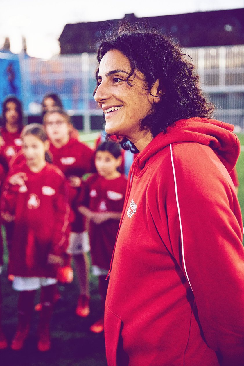Tuğba Tekkal unterstützt Mädchen mit kostenlosen Fußball-Trainings