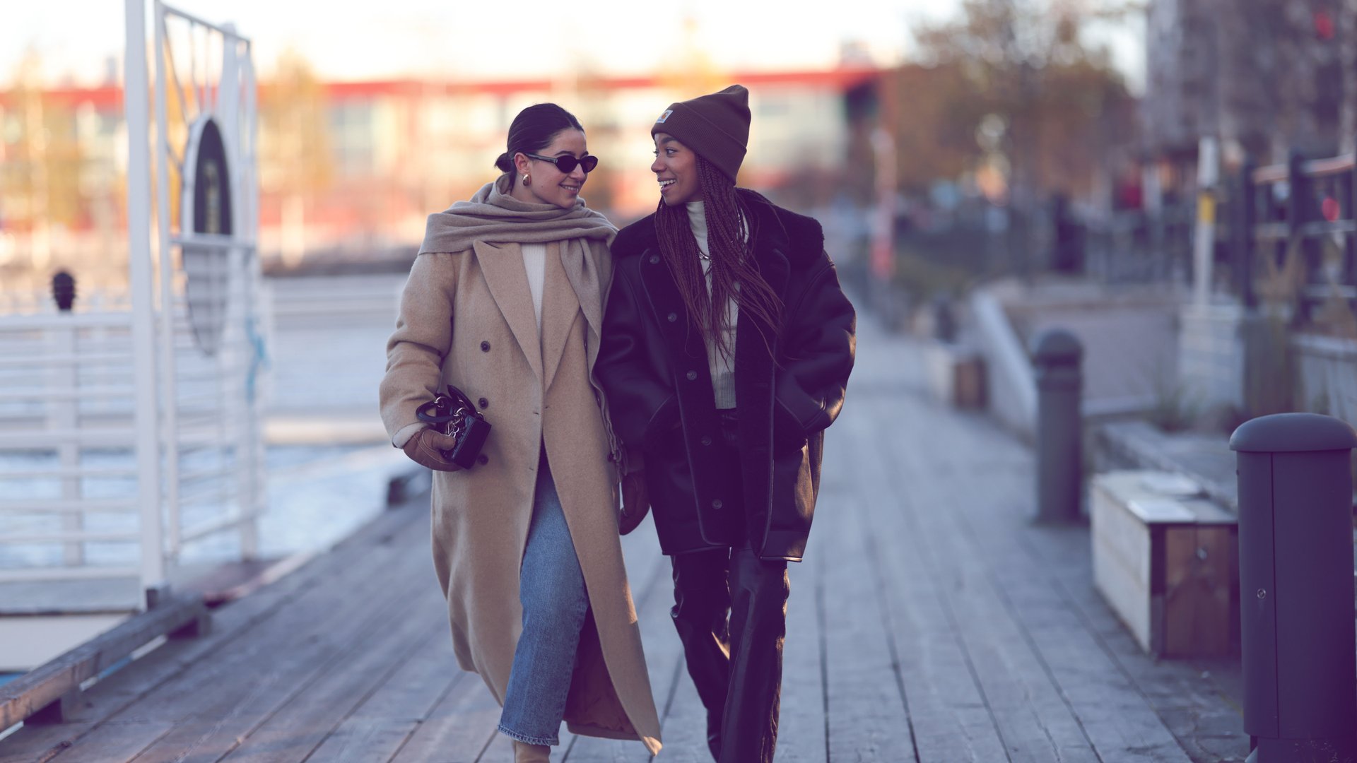 mit-diesem-coolen-schal-mantel-von-h-m-bist-du-diesen-winter-total-im-trend