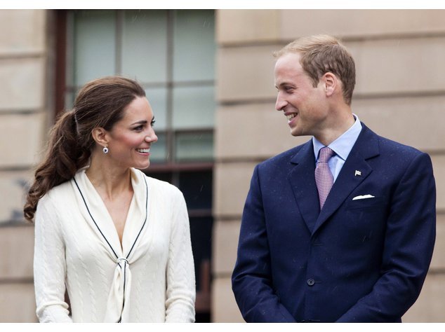 Kate Middleton und Prinz William strahlen Kate Middleton und Prinz William strahlen