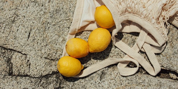 Diese Schale mit Zitronen von H&M Home ist der perfekte Hingucker für deine Küche