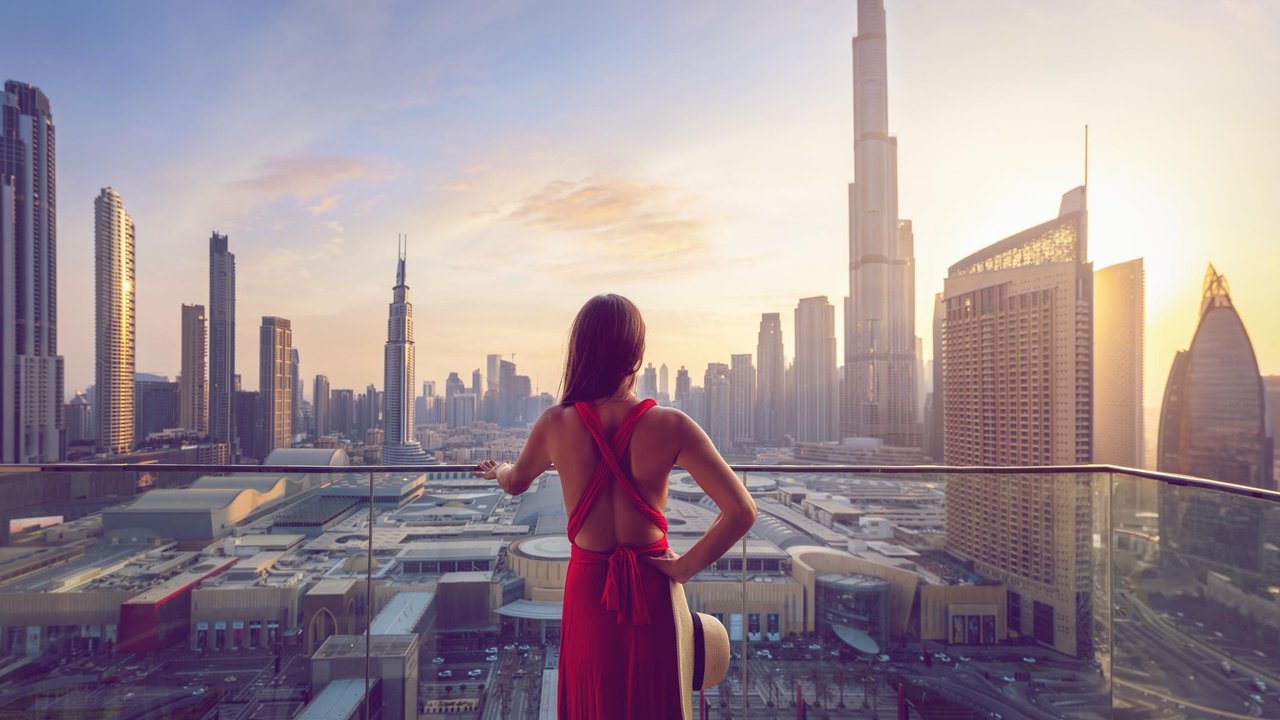 Dubai neu entdecken: Zwischen Luxushotels und Wüstencamp