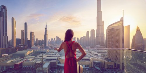 Dubai neu entdecken: Zwischen Luxushotels und Wüstencamp