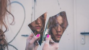 Warum du nicht genug von Thrillern bekommst – und was das mit deiner wahren Persönlichkeit zu tun hat