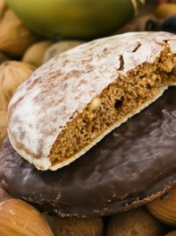 Lebkuchen selber backen. Lebkuchen selber backen.
