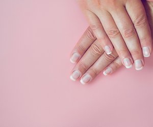 Welcher Nagelhärter bringt wirklich was? Diese Bestseller feiern gerade alle