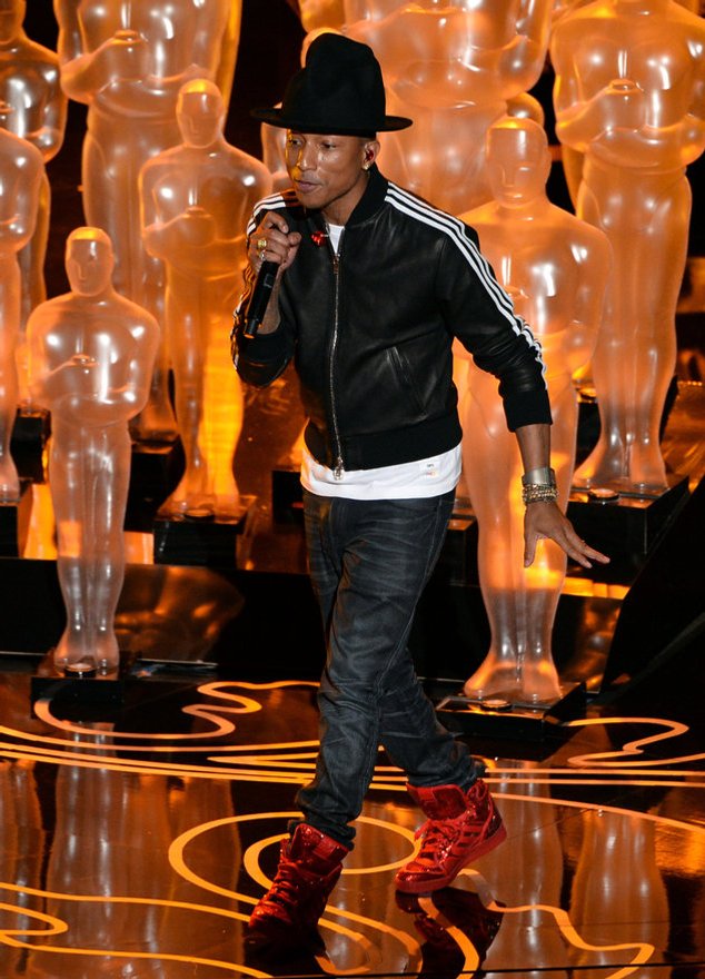 Pharrell Williams auf der Oscar-Bühne Pharrell Williams auf der Oscar-Bühne